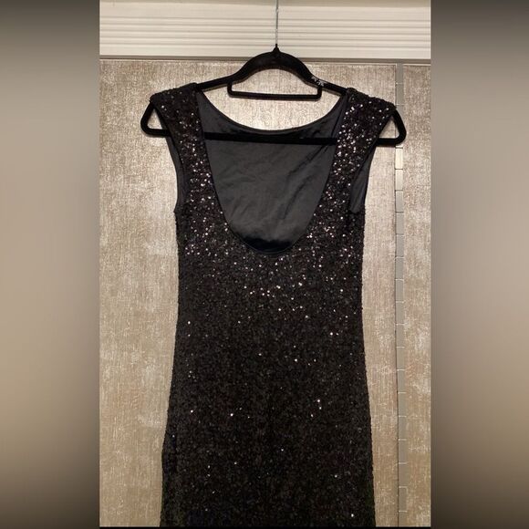 Pearl by Georgina Chapman Black Sequin Embellished Backless Gown, US0 - Picture 3 of 10